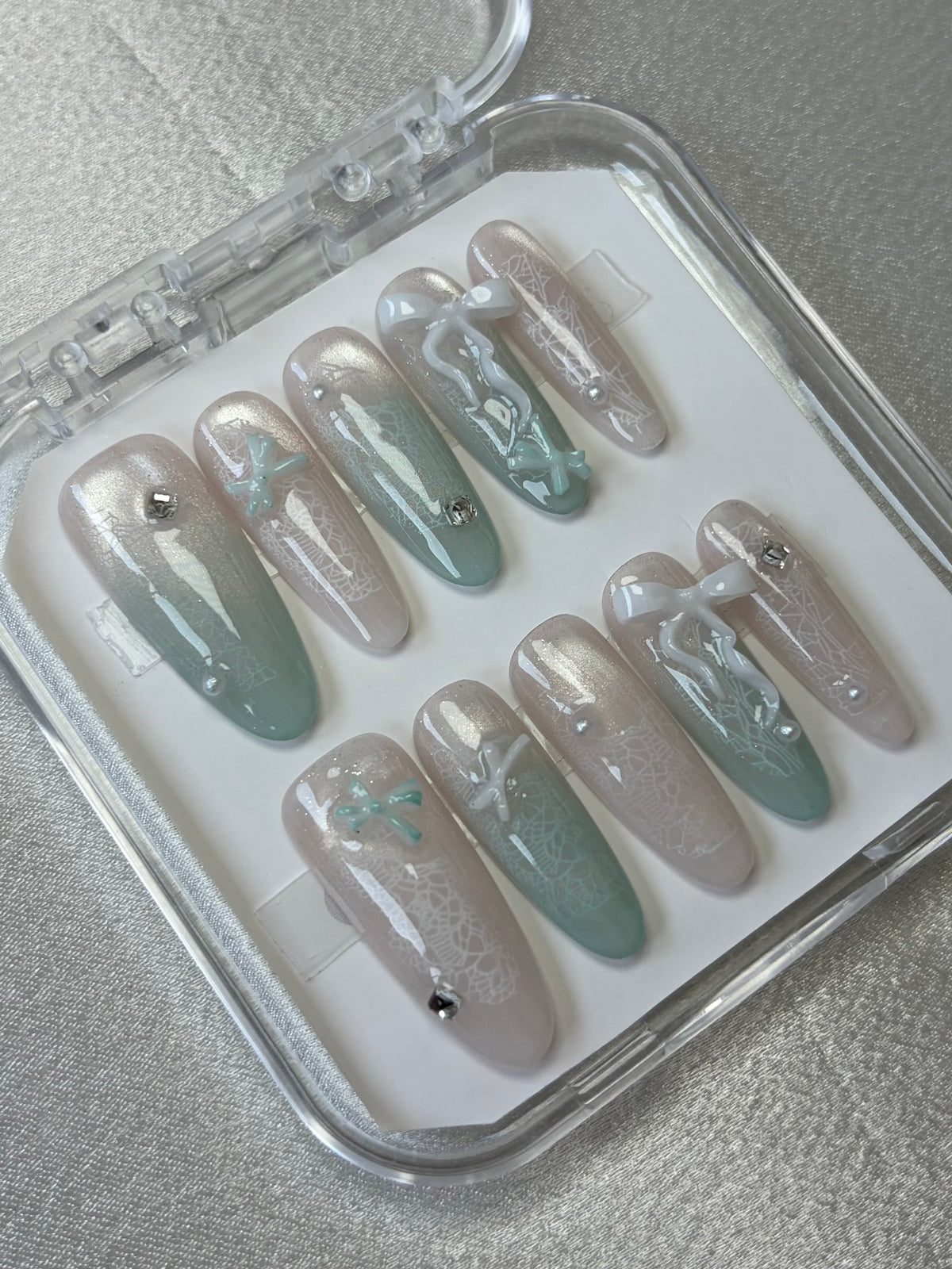Sage Lace – Handmade Bow Press-On Nails